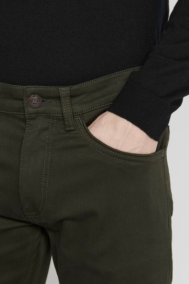 Matinique Mapete Dark Forest Chinos