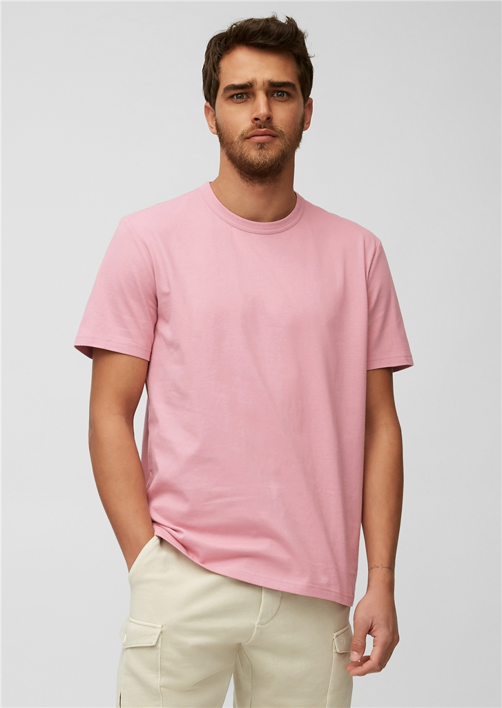 BASIC T-SHIRTS